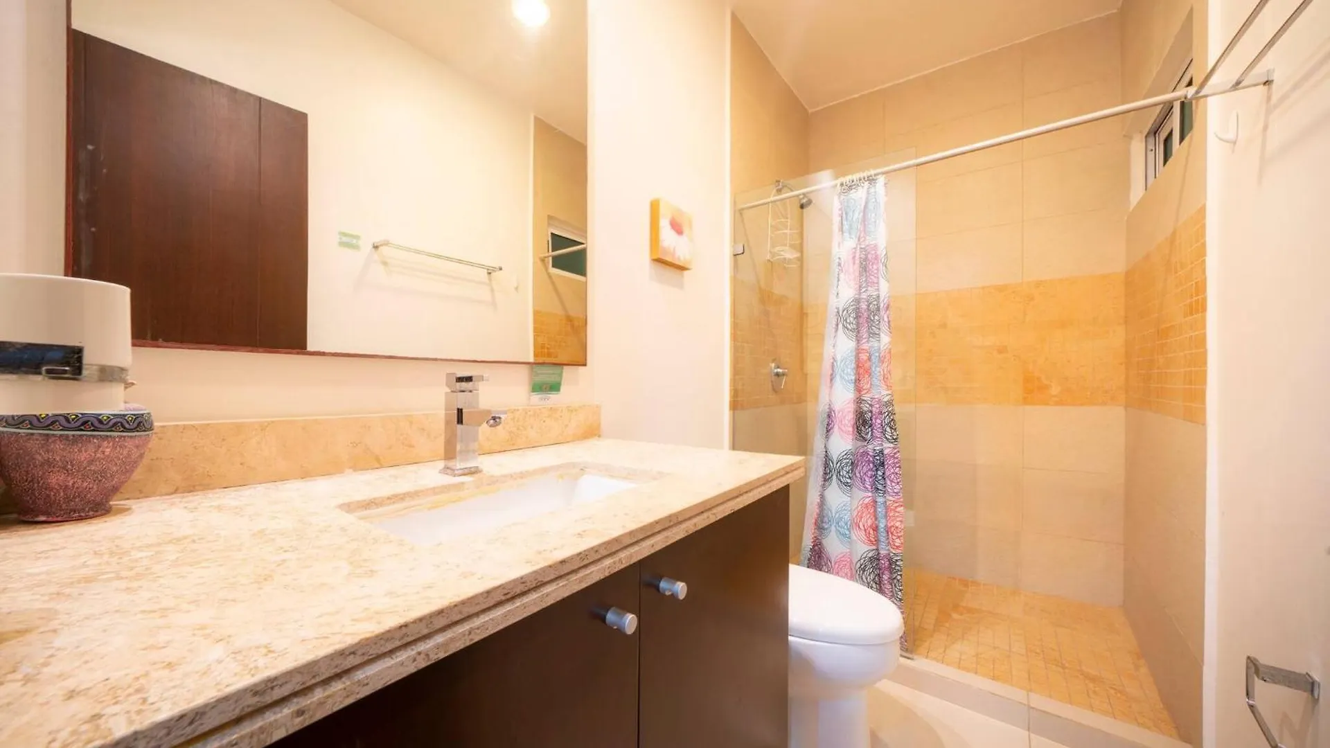 Дом отдыха Modern 2 Bedroom Condo With Pool, Bbq & Gym - Solana At Sabbia Condos Плая-дель-Кармен
