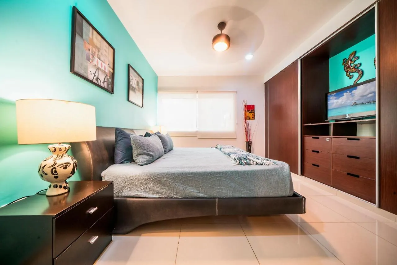 Modern 2 Bedroom Condo With Pool, Bbq & Gym - Solana At Sabbia Condos Playa del Carmen Nyaraló