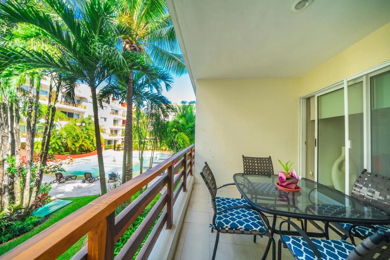 Modern 2 Bedroom Condo With Pool, Bbq & Gym - Solana At Sabbia Condos Playa del Carmen