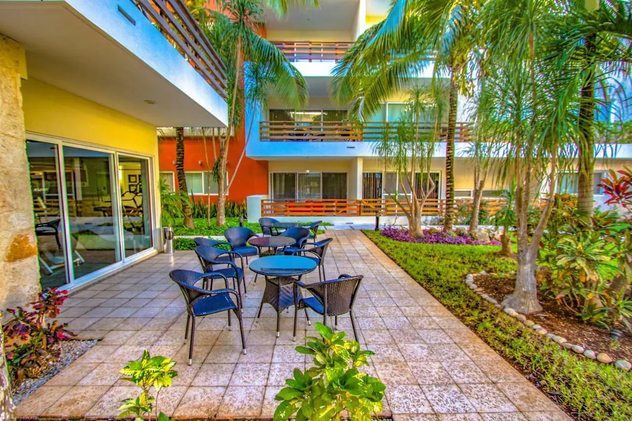 Modern 2 Bedroom Condo With Pool, Bbq & Gym - Solana At Sabbia Condos Playa del Carmen